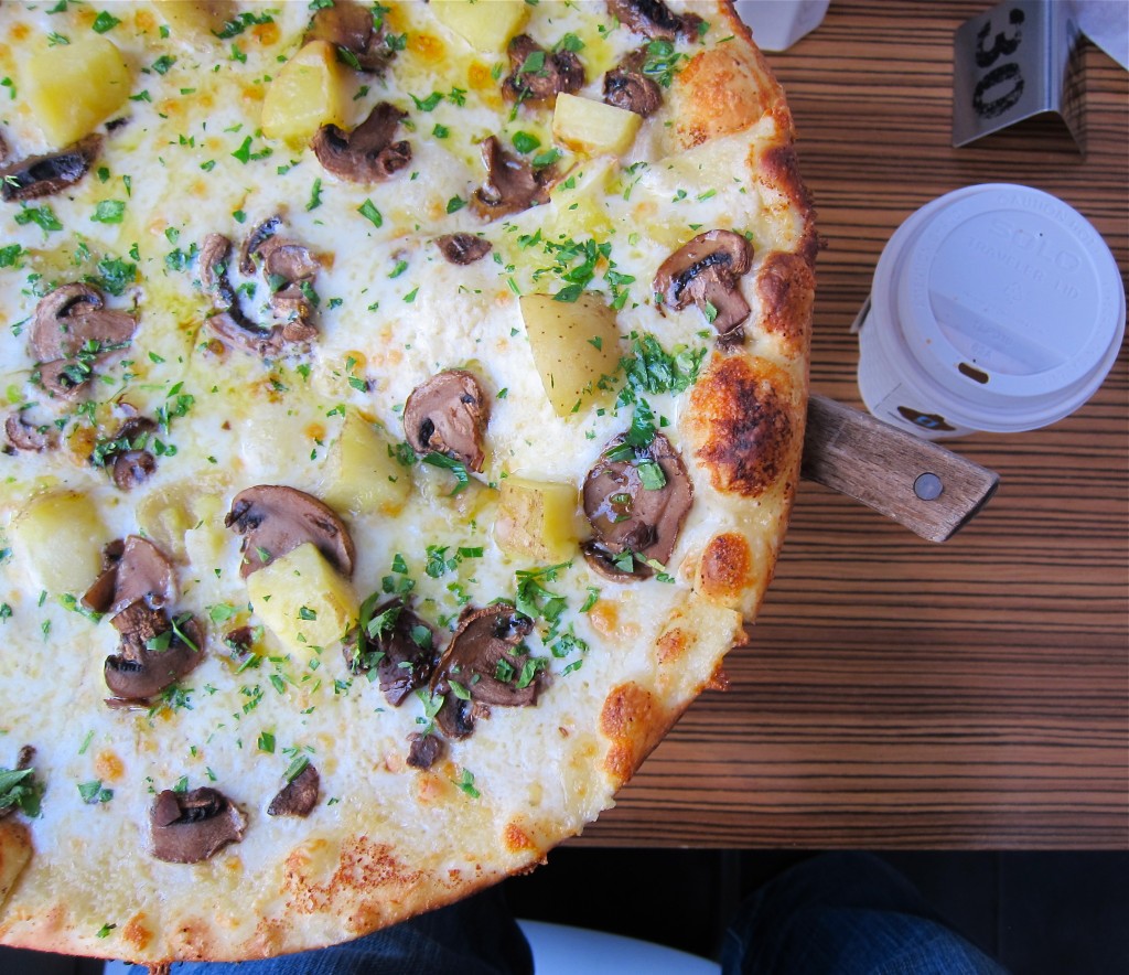 Leva Mushroom and Gorgonzola Pizza